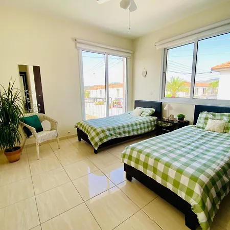 Athena Villa Lárnaka